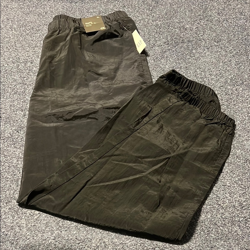 GAP Black Track Pants with Elastic Waistband and Relaxed Fit